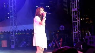 [FANCAM] 100313 梁文音 Rachel Liang - 最幸福的事 (Singapore E-Awards)
