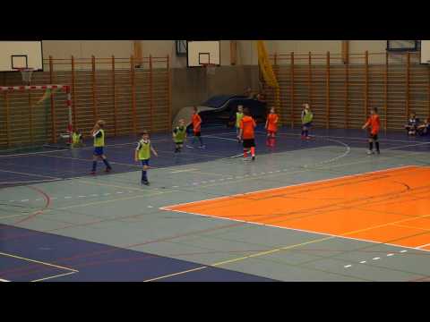 2014 12 06 FA Piaseczno   MUKS Julianów I, rocz 2006 07, Turniej mikołajkowy Konstancin