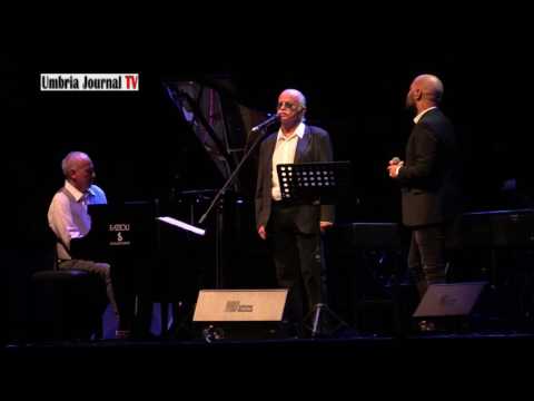 Giuliano Sangiorgi dei Negramaro con Gino Paoli, Danilo Rea e Paolo Fresu a Umbria Jazz