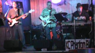 Medley: Green Onions (Booker T & the MG's cover) and Messin' With The Kid (Junior Wells cover)