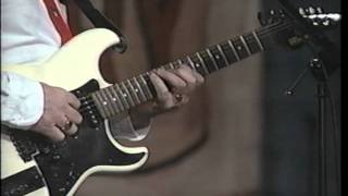 Maria Rose - Hangin&#39; &#39;round The Mistletoe