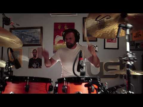 Crush Chameleon Ash: Live Performance