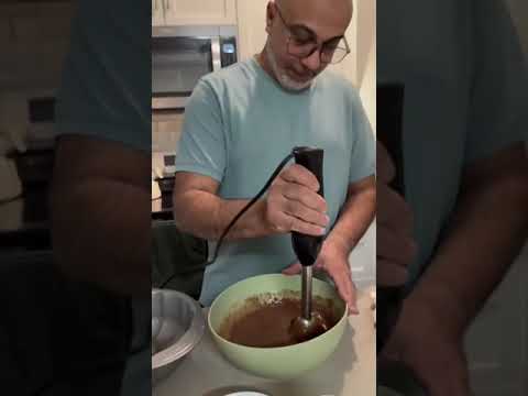 Ayman Quzah  Making Cake