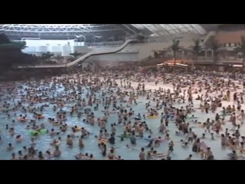 Surfing the World's Largest Wave Pool, Japan