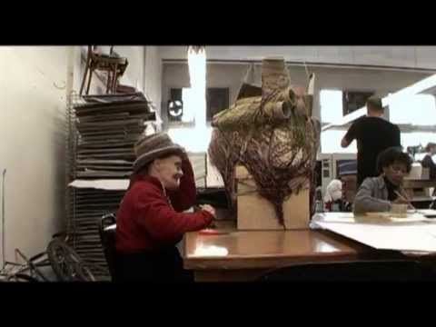 Trailer Que Tienes Debajo del Sombrero?