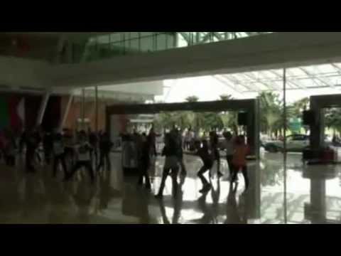 Marina Bay Sands - Singapore - Flashmob.mp4