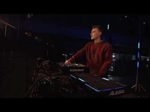 Nils Hoffmann & Kasbo feat. Vancouver Sleep Clinic - Running In A Dream