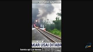 Download lagu A pickup truck in Pasuruan was hit by a train after recklessly crossing the road. mp3 Download lagu A pickup truck in Pasuruan was hit by a train after recklessly crossing the road. mp3