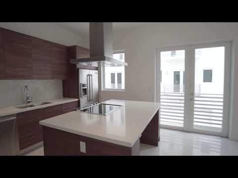 FOR SALE 4 Level TownHome at CONTEMPO at Doral. Private, Modern and Contemporary Style.