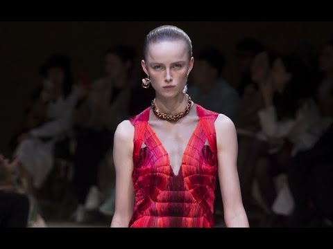 ALEXANDER MCQUEEN Highlights Fall 2018/2019 Paris - Fashion Channel