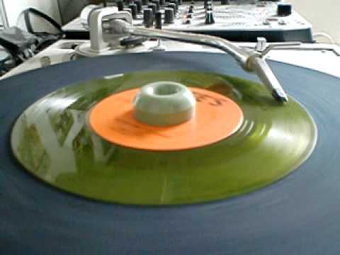 COLOURED ROCKSTEADY 45 KEN PARKER - SOMEONE TO LOVE - LEE´S LABEL