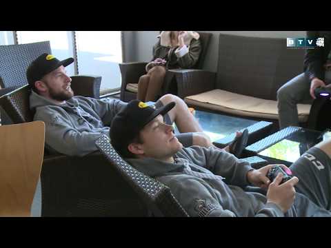 Bulldogs Players have fun with NHL 18