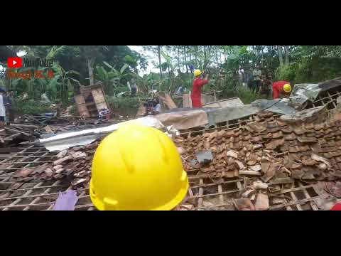 Bedah Rumah Lagi pasukan merah siap merobohkan dan membangun kembali seperti istana MNC tv @Sugi K.A