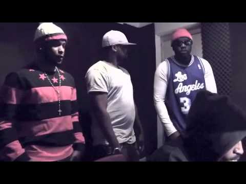 NELO BEEZY ZAYI.P  EM ESTúDIO (rap angolano made em frança)