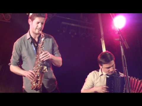 PLESCOP 2011 - LE BOUR / BODROS - Suite gavotte entière