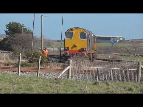 DRS Class 20s 20305+20308 at Valley on nuclear flasks, & other trains. 04-03-2015.
