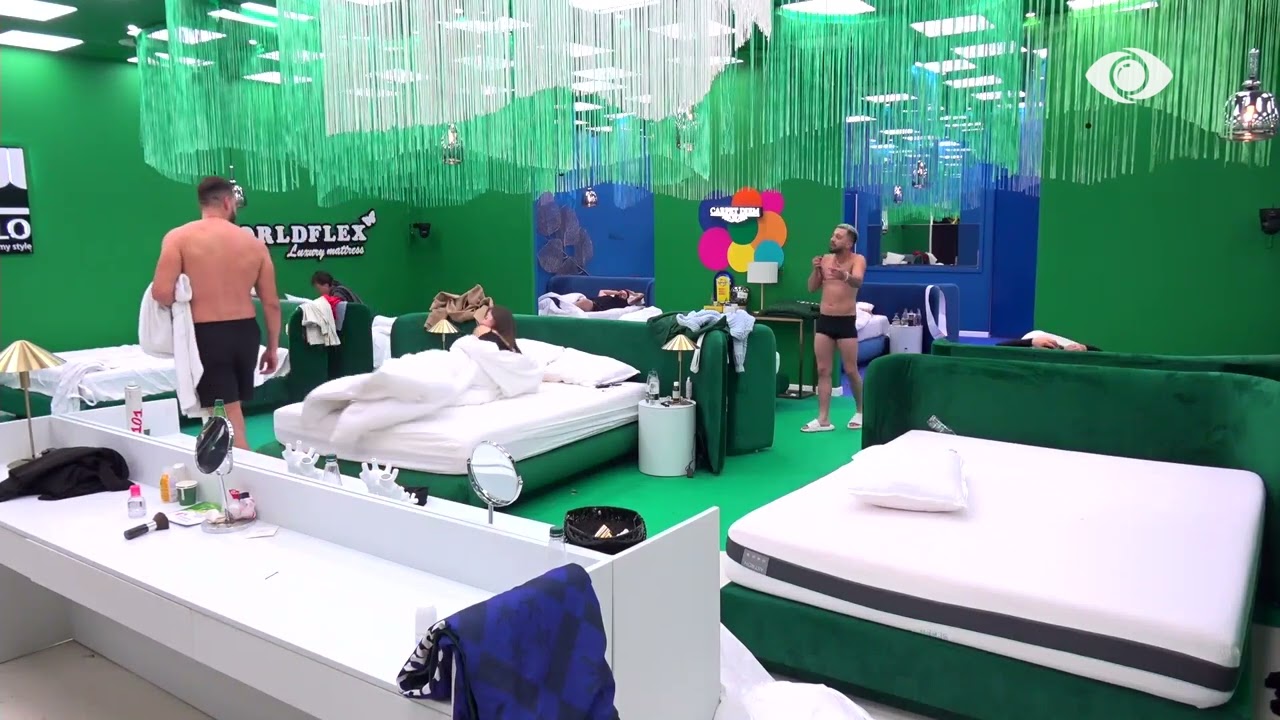 Jozi tenton të zgjojë Eglin, Gjesti nuk e lejon