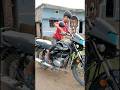 आज मैने बाइक चलाना सीखा पैर भी नही पहु�