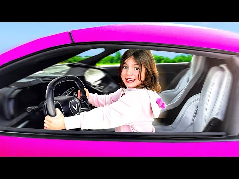 Les Enfants Cambriolent Une Voiture De Luxe