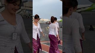 Download lagu Pramugari2 Cantik Batik Air Saat di Bandara Juanda Surabaya mp3