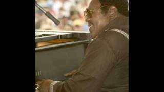 Fats Domino - It keeps rainin&#39;