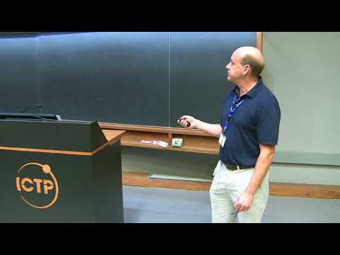 The dynamics of 2D turbulence in magnetically confined tokamak plasmas ...