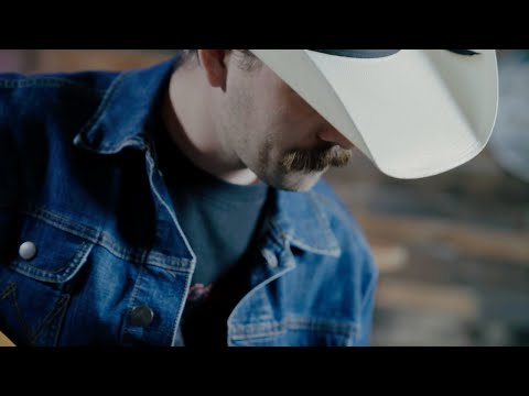 William Michael Morgan -  She Don't Like Old Country - Visualizer