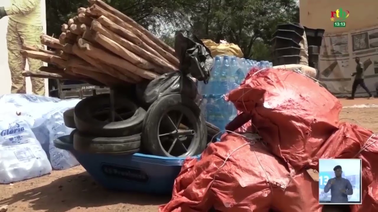 Les commerçants du marché Sankariaré de Ouagadougou offrent du ciment et des moules à Faso Mêbo