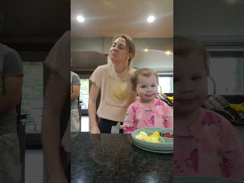 Looks like we have an audience today.... 👀👋 #shimmy #shimmyaday #dance