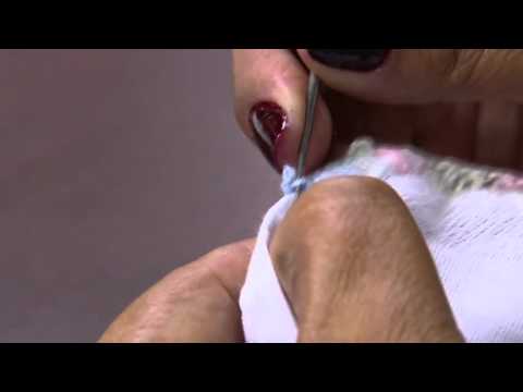 Mulher.com - 14/03/2016 - Bico de crochê e pintura em fralda - Filó Frigo PT1