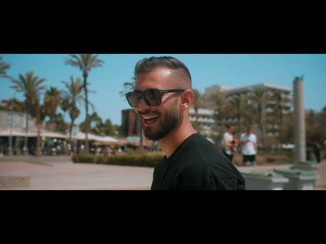 Video zu 'Partygott' ansehen Video zu 'Partygott' ansehen