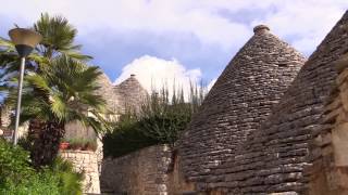 preview picture of video 'Trulli in Alberobello. Port Taranto'
