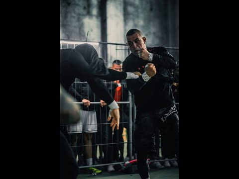 Would you do the same? Or did this cost Highlander the fight? Write what you would do ⬇️