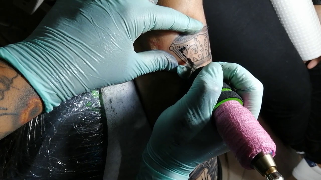 Watch Alicia en el País de las Maravillas (Gato cheshire) - Tattoo time lapse Now Alicia en el País de las Maravillas (Gato cheshire) - Tattoo time lapse