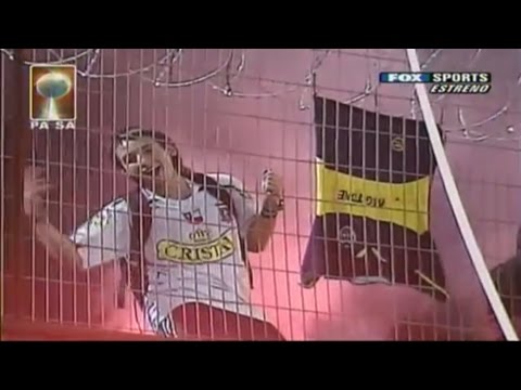 "Salida de Colo-Colo vs boca por FoxSports" Barra: Garra Blanca &bull; Club: Colo-Colo