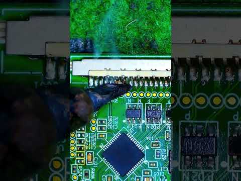 lvds cable connector soldering techniques. #panelrepair #lvds #diyelectronics #solderingtips