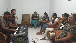 Download lagu Ruba Deo ( lagu dalam bahasa Sabu Raijua) cover by Vocal Grup Keluarga mp3 Download lagu Ruba Deo ( lagu dalam bahasa Sabu Raijua) cover by Vocal Grup Keluarga mp3