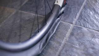 How to inflate a tubeless mountain bike tire with Co2