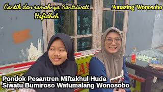 Download lagu Mbak Zizi mirip orang luar asal Semarang Si Cantik penghafal Alquran mp3