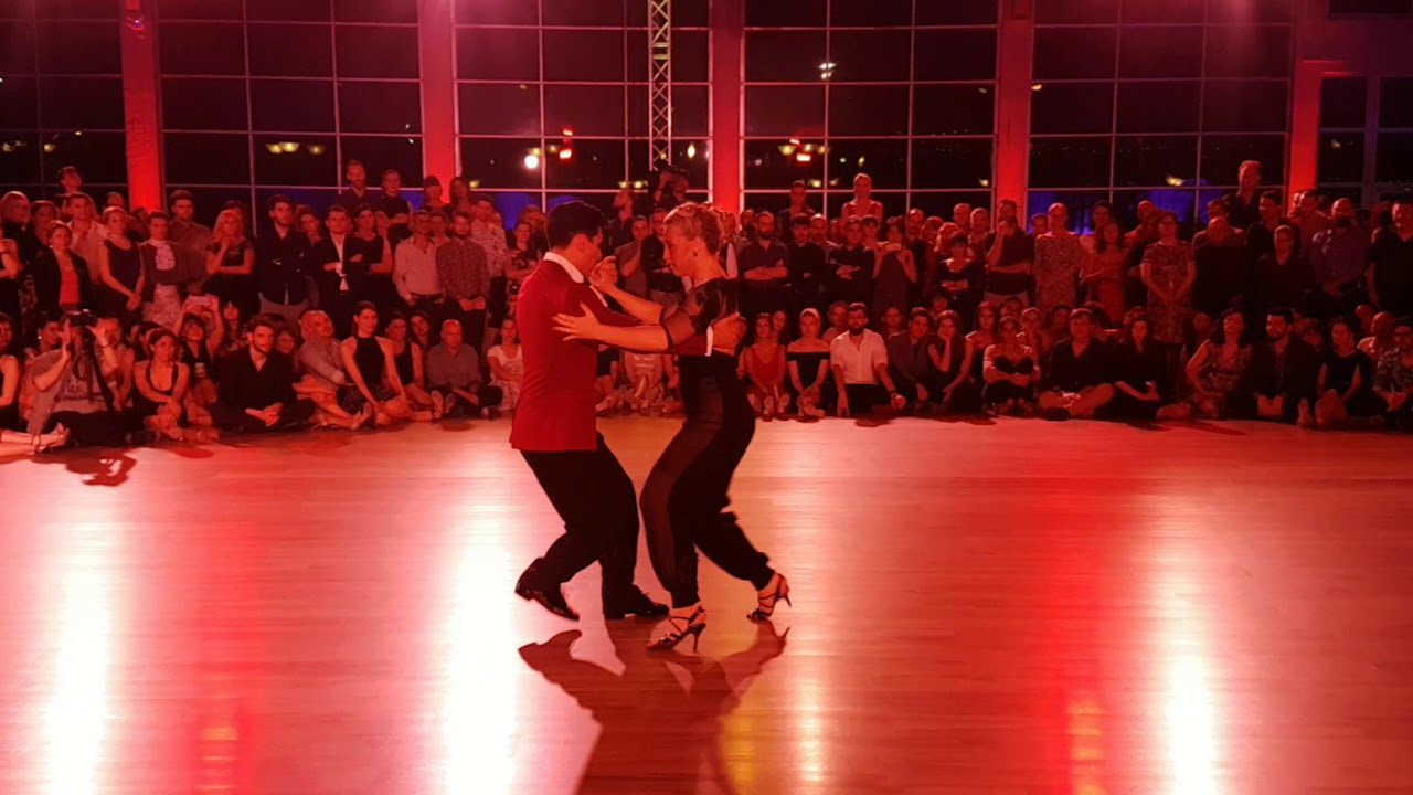 Performance of Ivan Terrazas y Sara Grdan #2