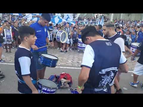 "Comienza LA FIEL . TALLERES 3 belgrano 0 ." Barra: La Fiel &bull; Club: Talleres