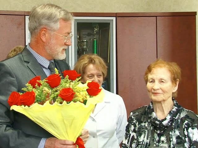 Наградили заслуженного врача