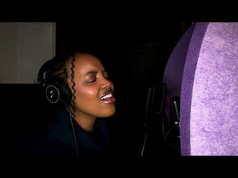 Elsa Bisa - Ntamagambo mfite/Izina ryawe ryiza/Reka amazi y'ubugingo/ Wowe wankuye mw'ivata/Tuza....