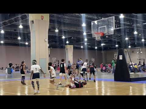 Jai’yon Small representing NJ Scholars Elite at The Main Event