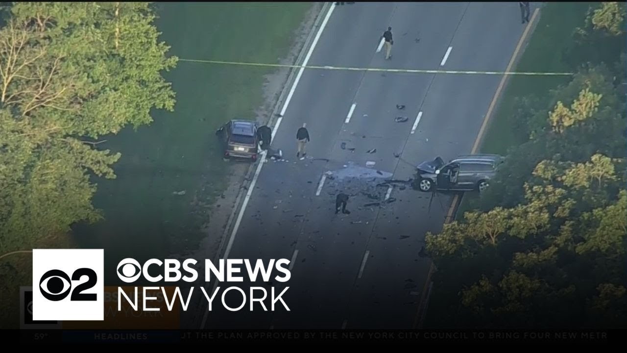 At least 1 dead in Southern State Parkway accident