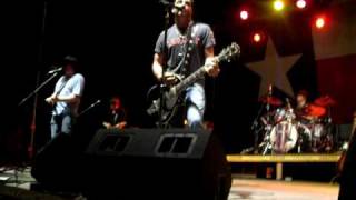 Love In Her Eyes - Reckless Kelly