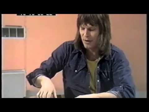 Terry Gilliam Cut paper animation