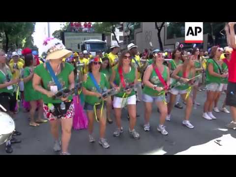 The Monobloco, one of the most traditional block parties, in its 14th parade