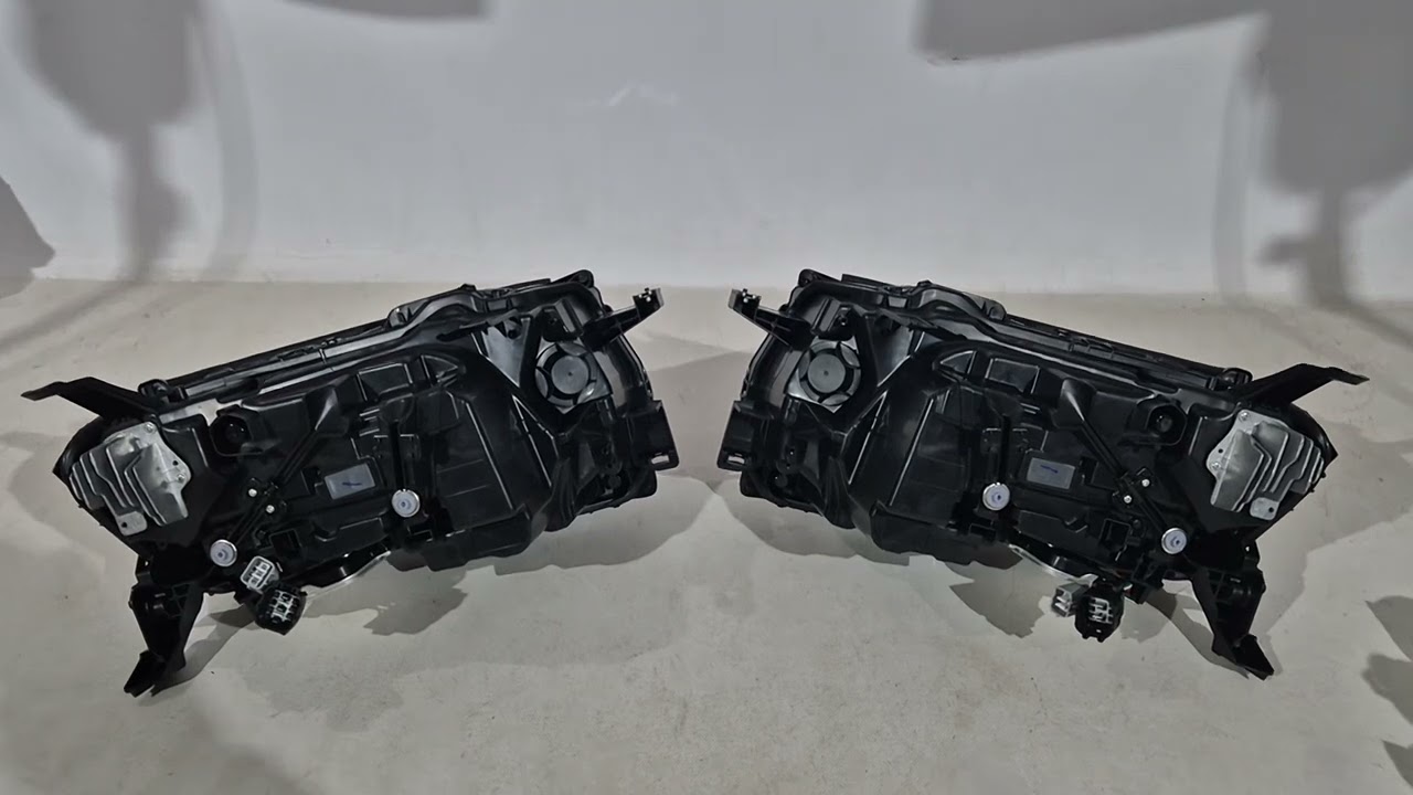 Toyota Land Cruiser 300 2021- гг. Передние фары Video 1