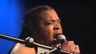 Mr Hansen Band feat. Angela Brown - &quot;Let The Back Door Hit You&quot; Live from Juleblues 2015